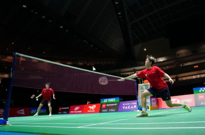 还是在地铁 还是在地铁