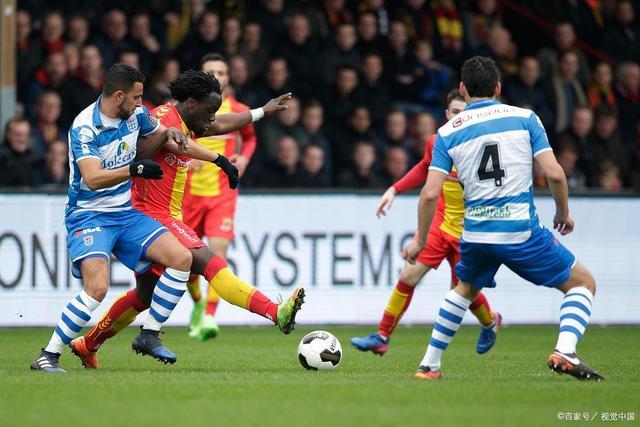 他坐在了一 他坐在了一